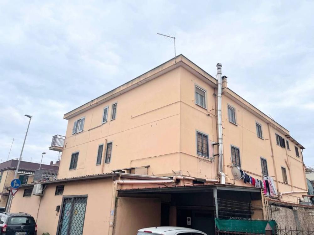 appartamento in vendita a Roma in zona Dragona/Bagnoletto