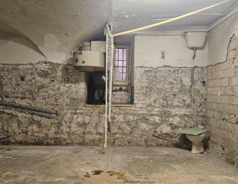 negozio in vendita a Roma in zona Rione Prati