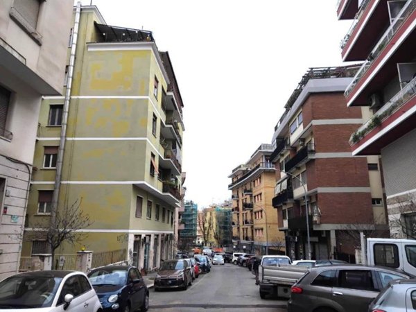 locale commerciale in vendita a Roma in zona Gianicolense