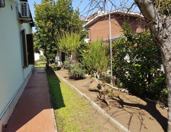 appartamento in vendita a Roma in zona Casal Morena