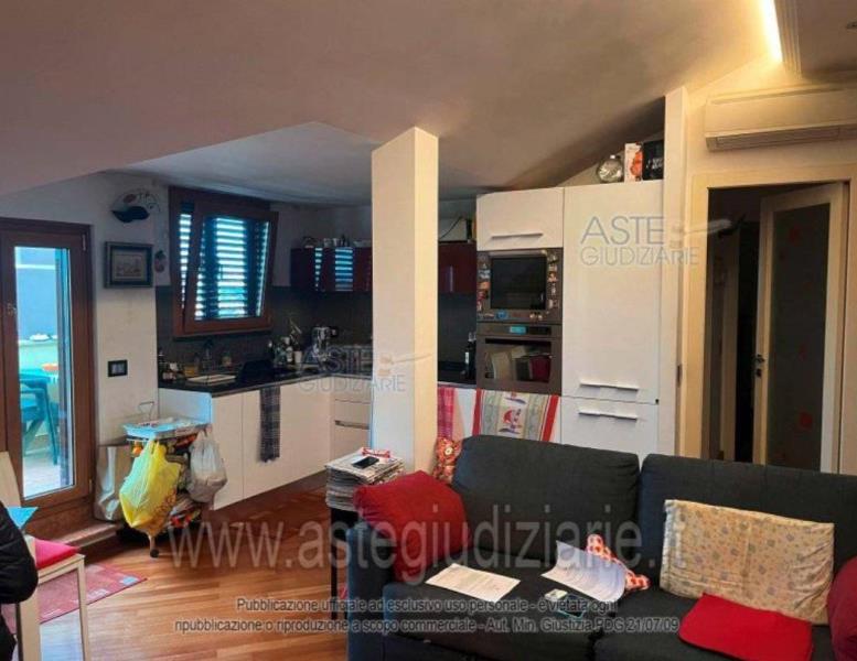 appartamento in vendita a Roma in zona Osteria del Curato