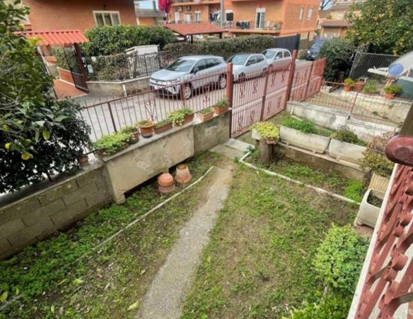 appartamento in vendita a Roma in zona Ostiense