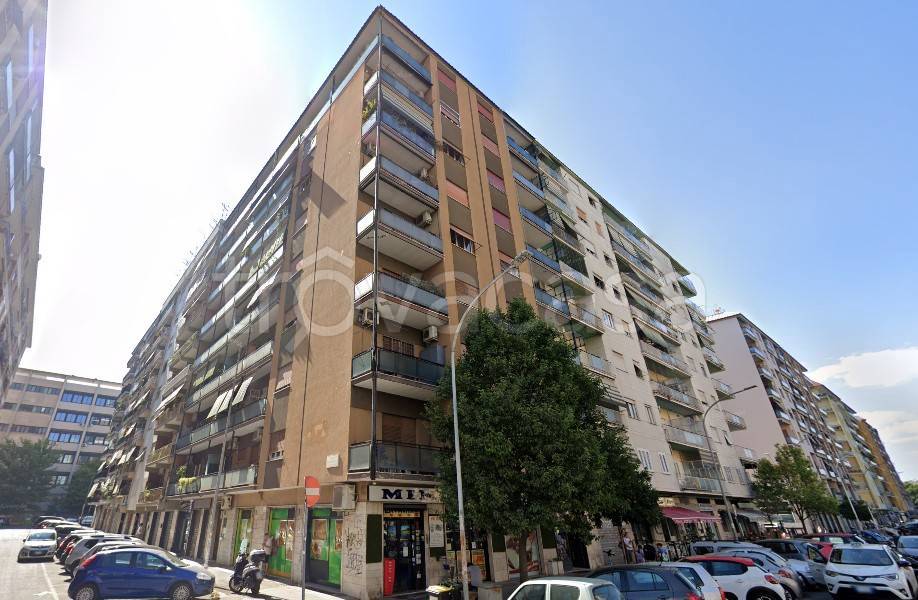 locale commerciale in vendita a Roma in zona Prenestino-Labicano