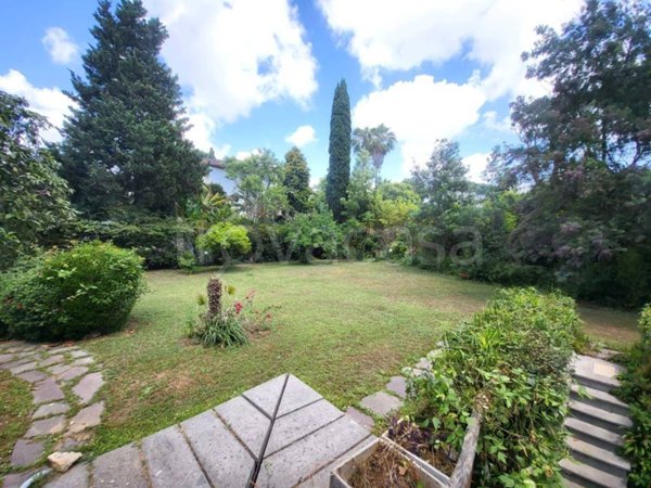 casa indipendente in vendita a Roma in zona Casal Palocco