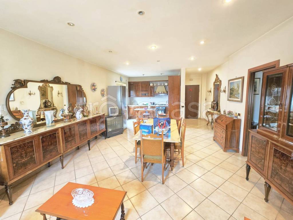 appartamento in vendita a Roma in zona Casalotti