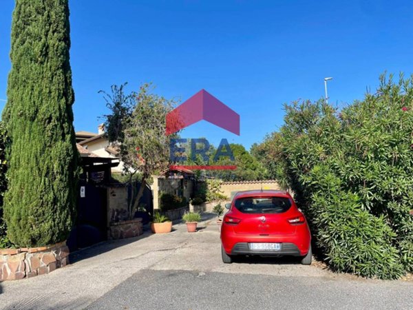 casa indipendente in vendita a Roma in zona Infernetto