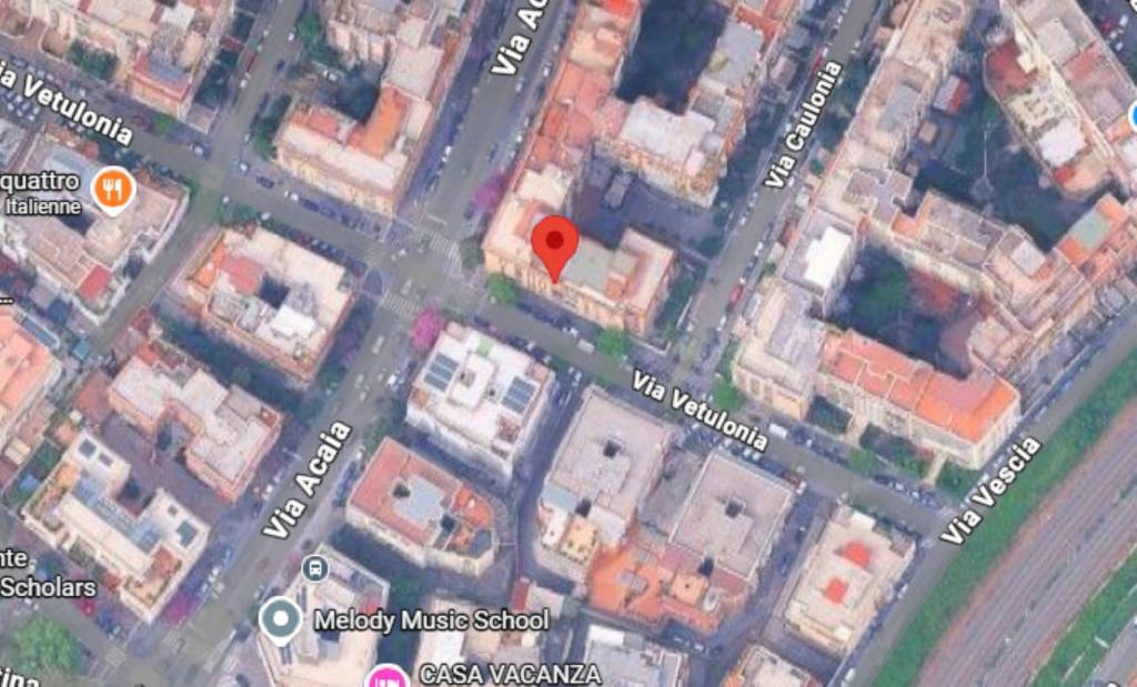 appartamento in vendita a Roma in zona Appio Latino