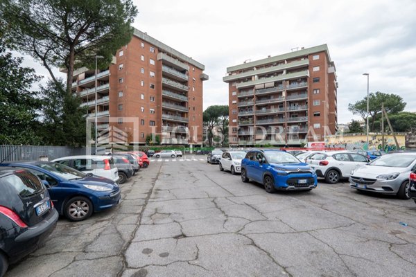 appartamento in vendita a Roma in zona Cinecittà