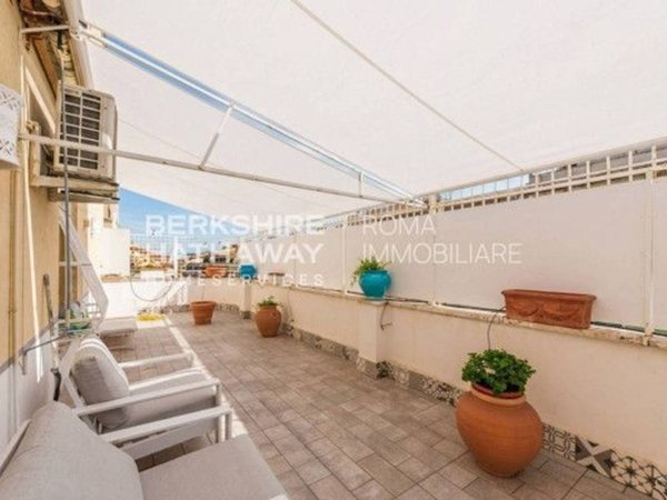 appartamento in vendita a Roma in zona Appio Latino