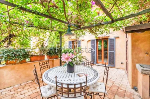 casa indipendente in vendita a Roma in zona Trastevere