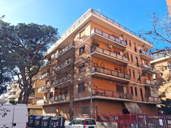 appartamento in vendita a Roma in zona Ostia