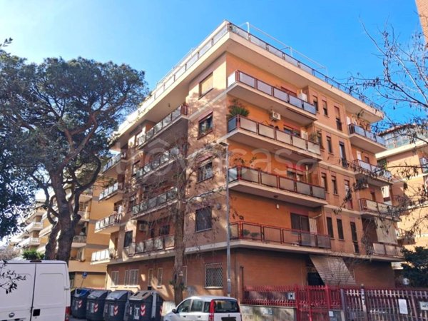appartamento in vendita a Roma in zona Ostia