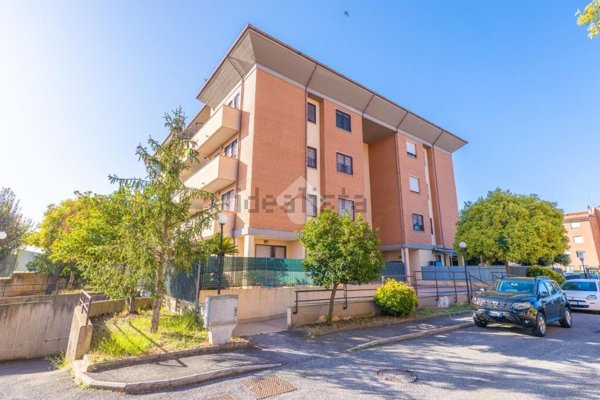 appartamento in vendita a Roma in zona Castelverde