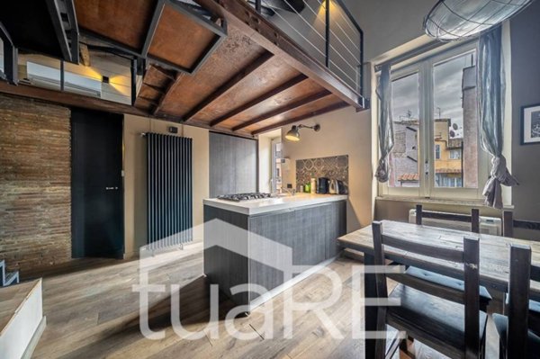 appartamento in vendita a Roma in zona Pigna - Sant'Angelo