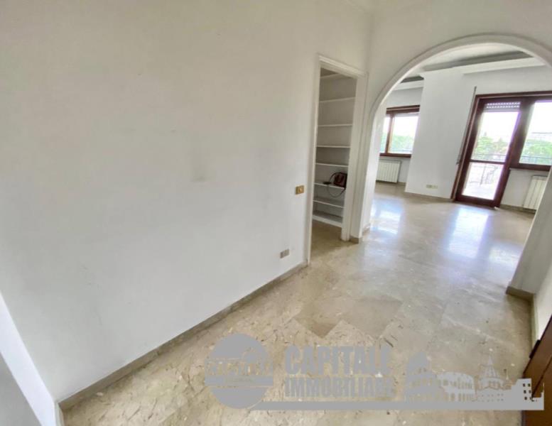 appartamento in vendita a Roma in zona Mostacciano