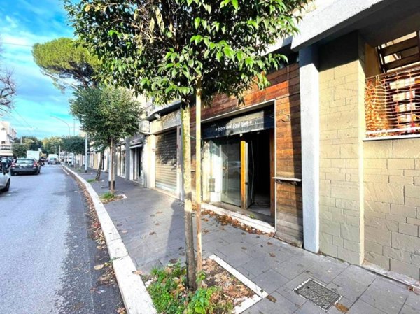negozio in vendita a Roma in zona Monte Sacro/Talenti