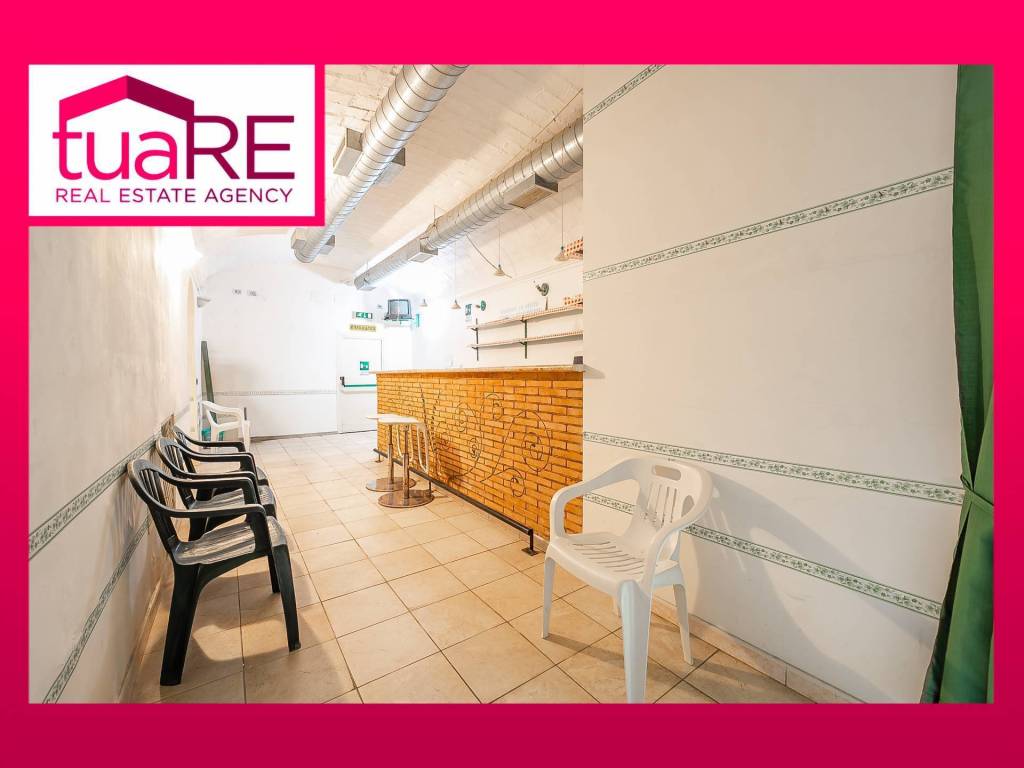 negozio in vendita a Roma in zona Tuscolano