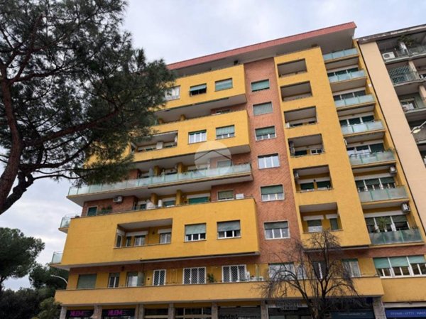 appartamento in vendita a Roma in zona Ostiense
