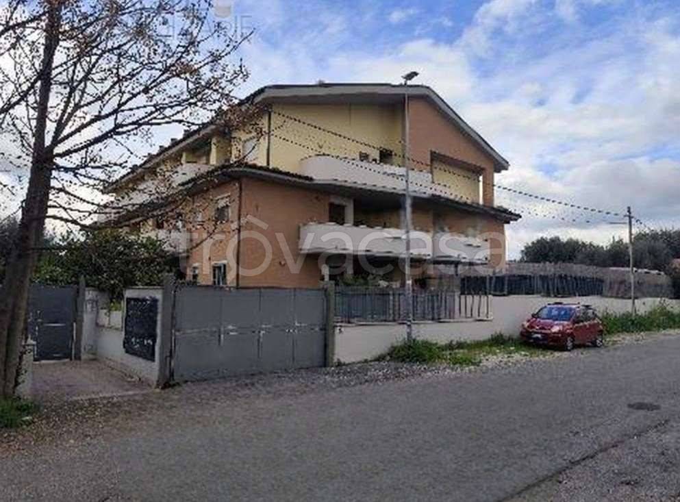 appartamento in vendita a Roma in zona Finocchio