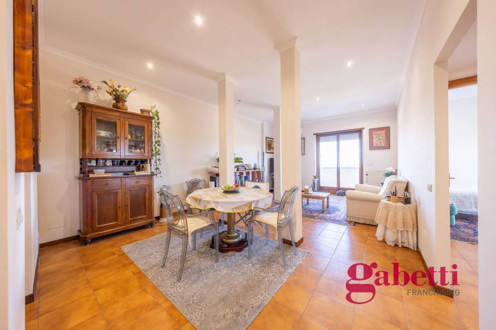 appartamento in vendita a Roma in zona Selva Candida