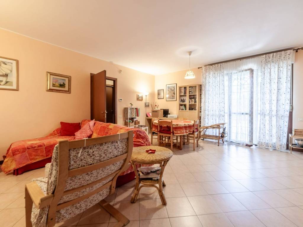 appartamento in vendita a Roma in zona Romanina