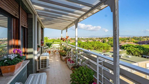 appartamento in vendita a Roma in zona Mostacciano