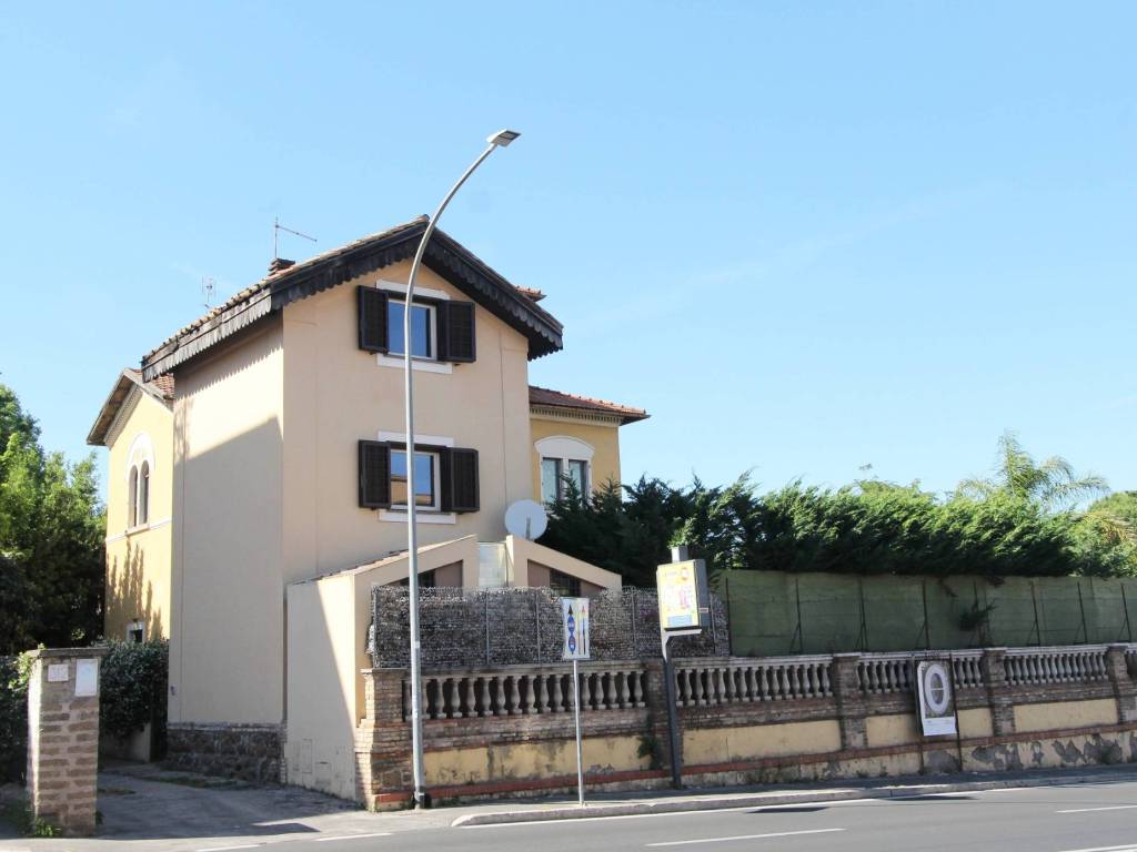 casa indipendente in vendita a Roma in zona Gianicolense