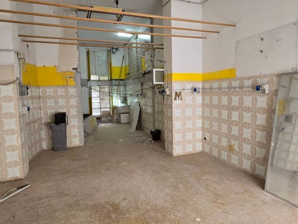 negozio in vendita a Roma in zona Ostiense