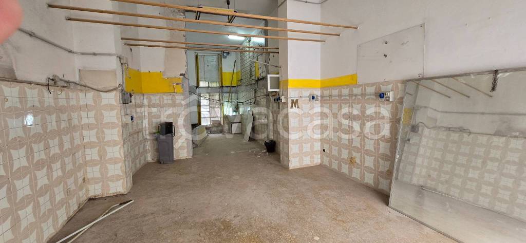 negozio in vendita a Roma in zona Ostiense