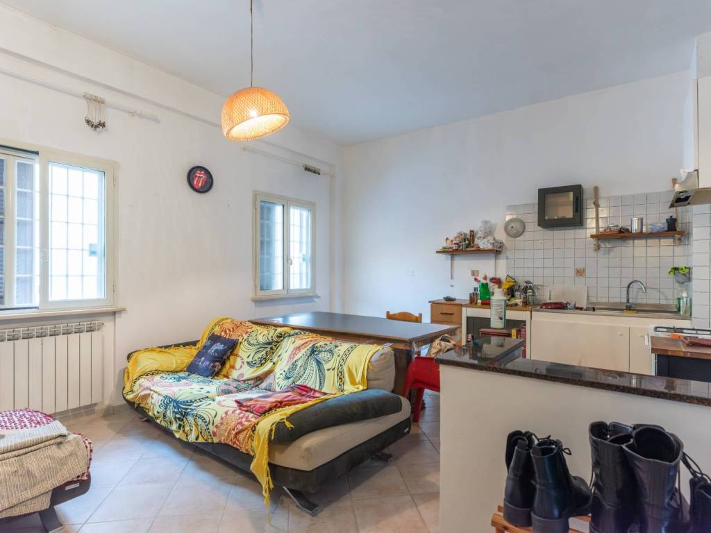 appartamento in vendita a Roma in zona Tuscolano