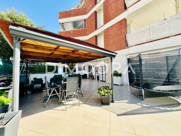 appartamento in vendita a Roma in zona Pantan Monastero