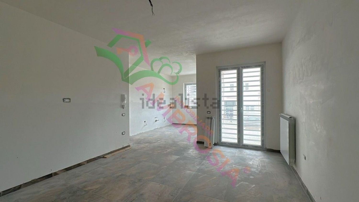 appartamento in vendita a Roma in zona Colle del Sole