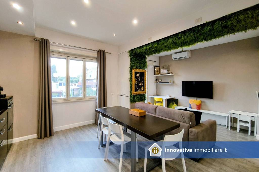 appartamento in vendita a Roma in zona Tuscolano