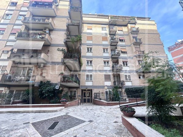 appartamento in vendita a Roma in zona Ostiense