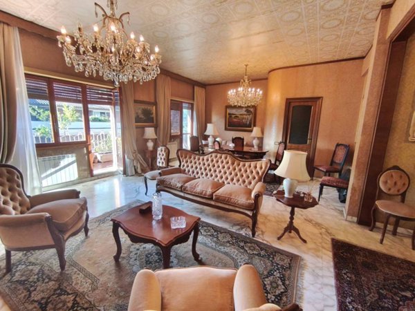 appartamento in vendita a Roma in zona Appio Claudio