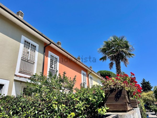 casa indipendente in vendita a Roma in zona Casal Palocco