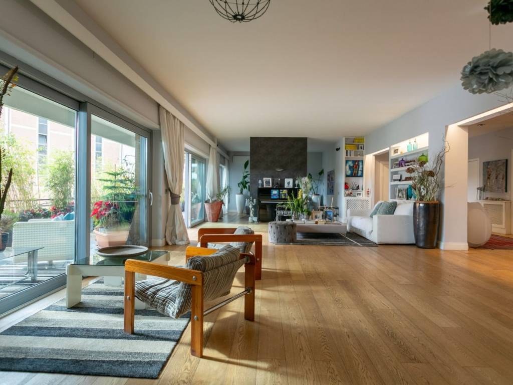 appartamento in vendita a Roma in zona Ostiense