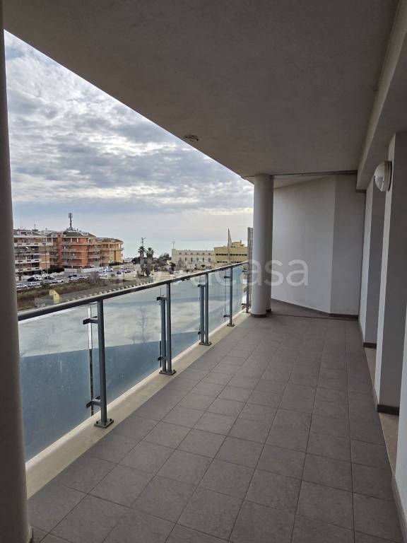 appartamento in vendita a Roma in zona Ostia