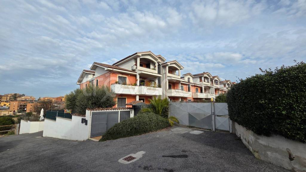 appartamento in vendita a Roma in zona Massimina/Casal Lumbroso
