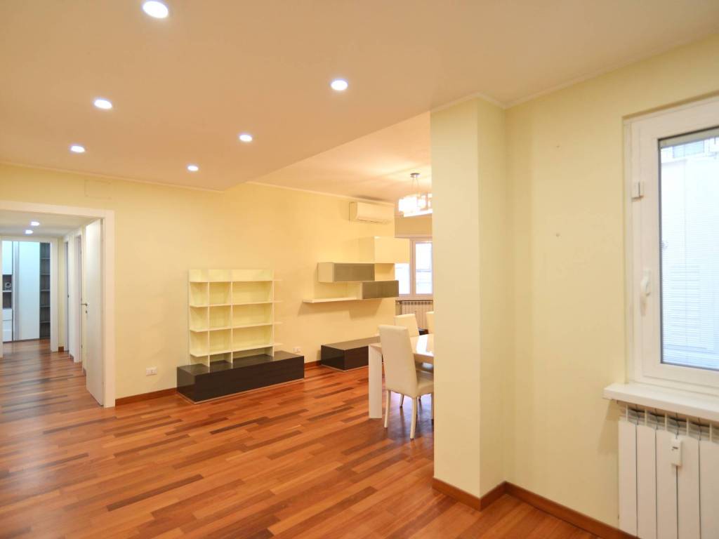 appartamento in vendita a Roma in zona Appio Latino