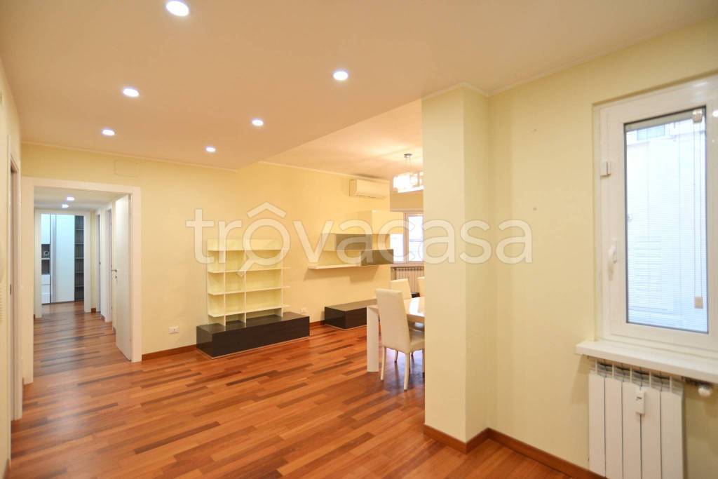 appartamento in vendita a Roma in zona Appio Latino