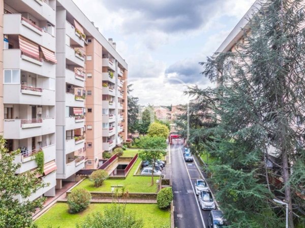 appartamento in vendita a Roma in zona Ardeatino