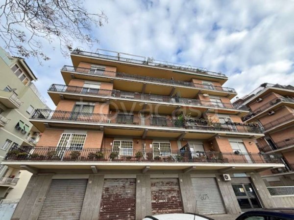 appartamento in vendita a Roma in zona Ardeatino