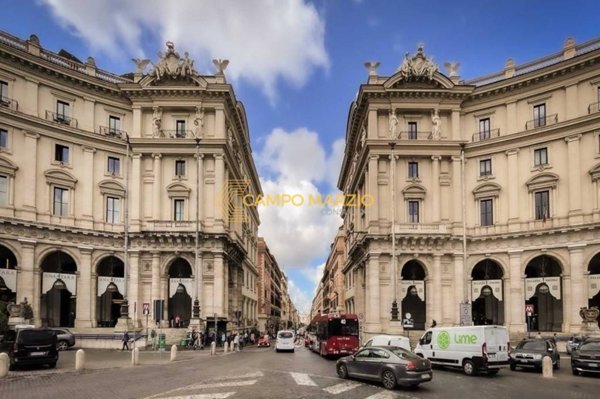 appartamento in vendita a Roma in zona Rione Monti/Campitelli