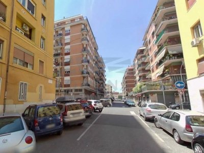 negozio in vendita a Roma in zona Prenestino-Labicano