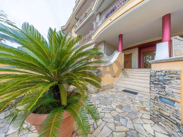 appartamento in vendita a Roma in zona Finocchio