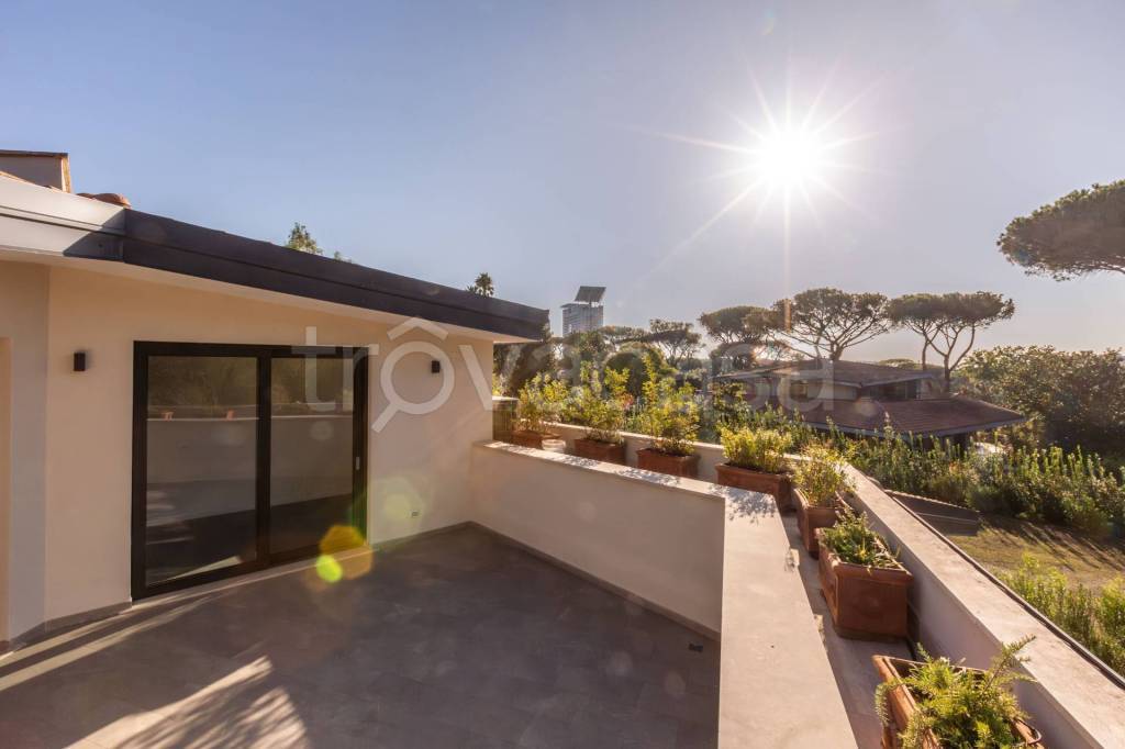 appartamento in vendita a Roma in zona EUR