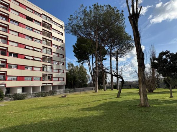 appartamento in vendita a Roma in zona Ostiense