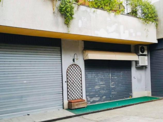 negozio in vendita a Roma in zona Appio Pignatelli