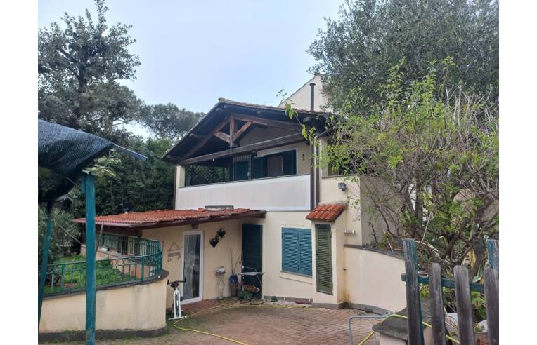 casa indipendente in vendita a Roma in zona Massimina/Casal Lumbroso